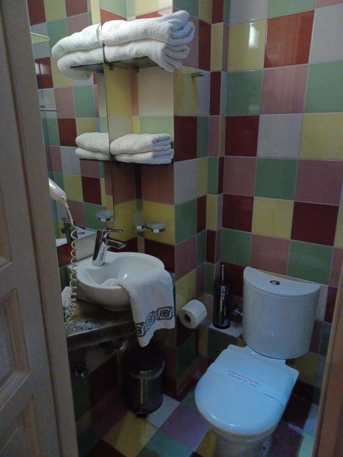 Room "Frog" In A Neoclasical House Kastoria Esterno foto