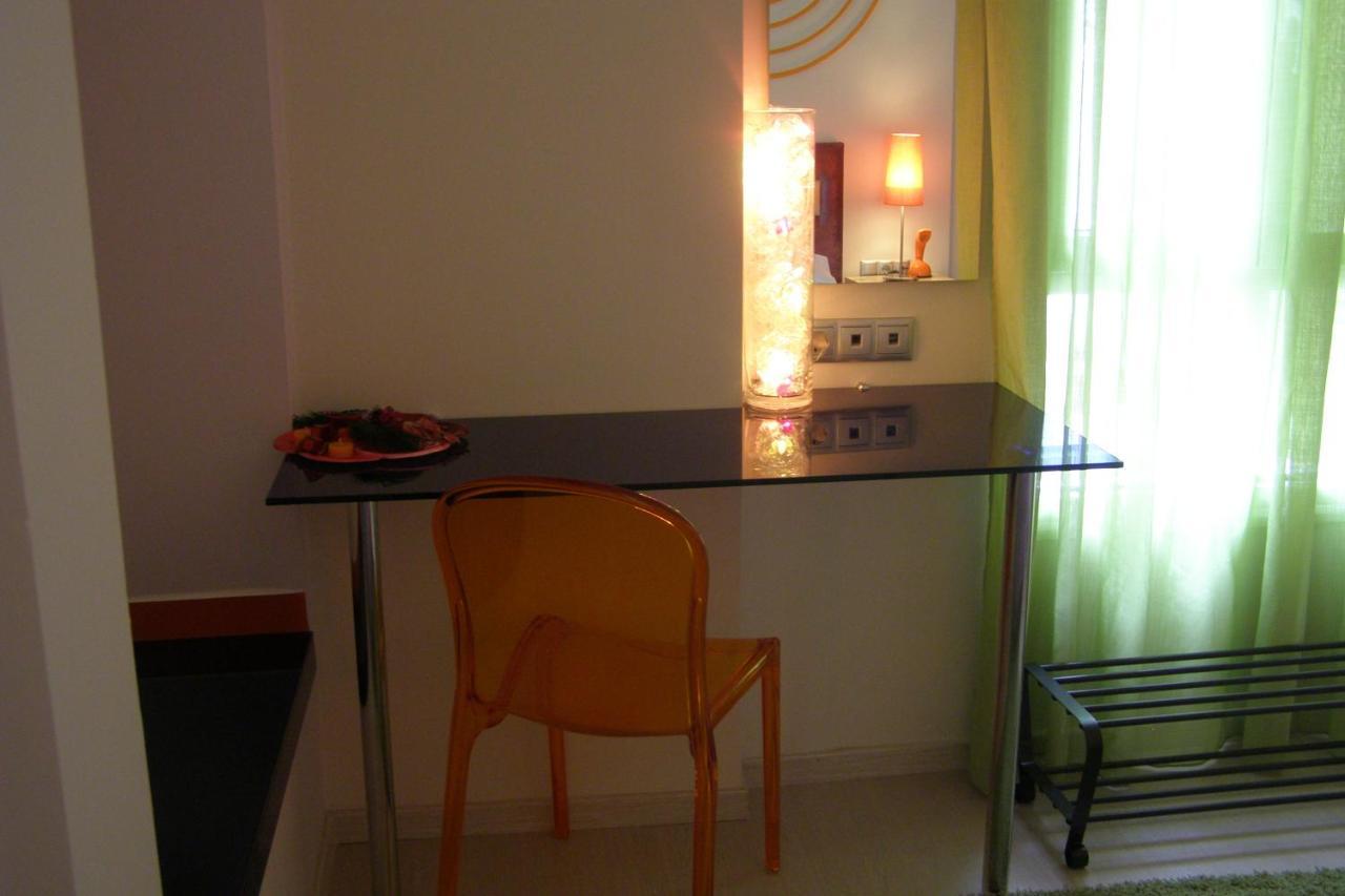 Room "Frog" In A Neoclasical House Kastoria Esterno foto