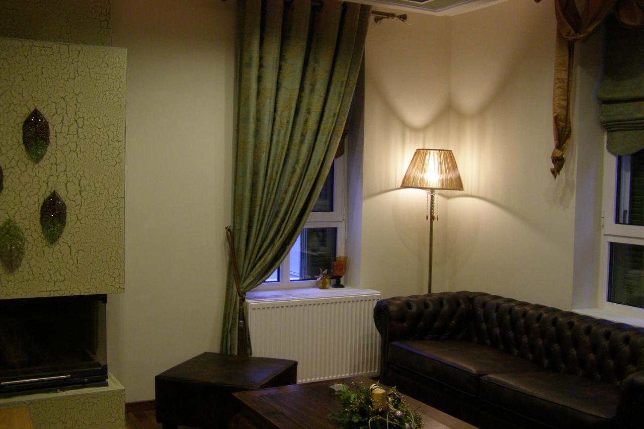 Room "Frog" In A Neoclasical House Kastoria Esterno foto